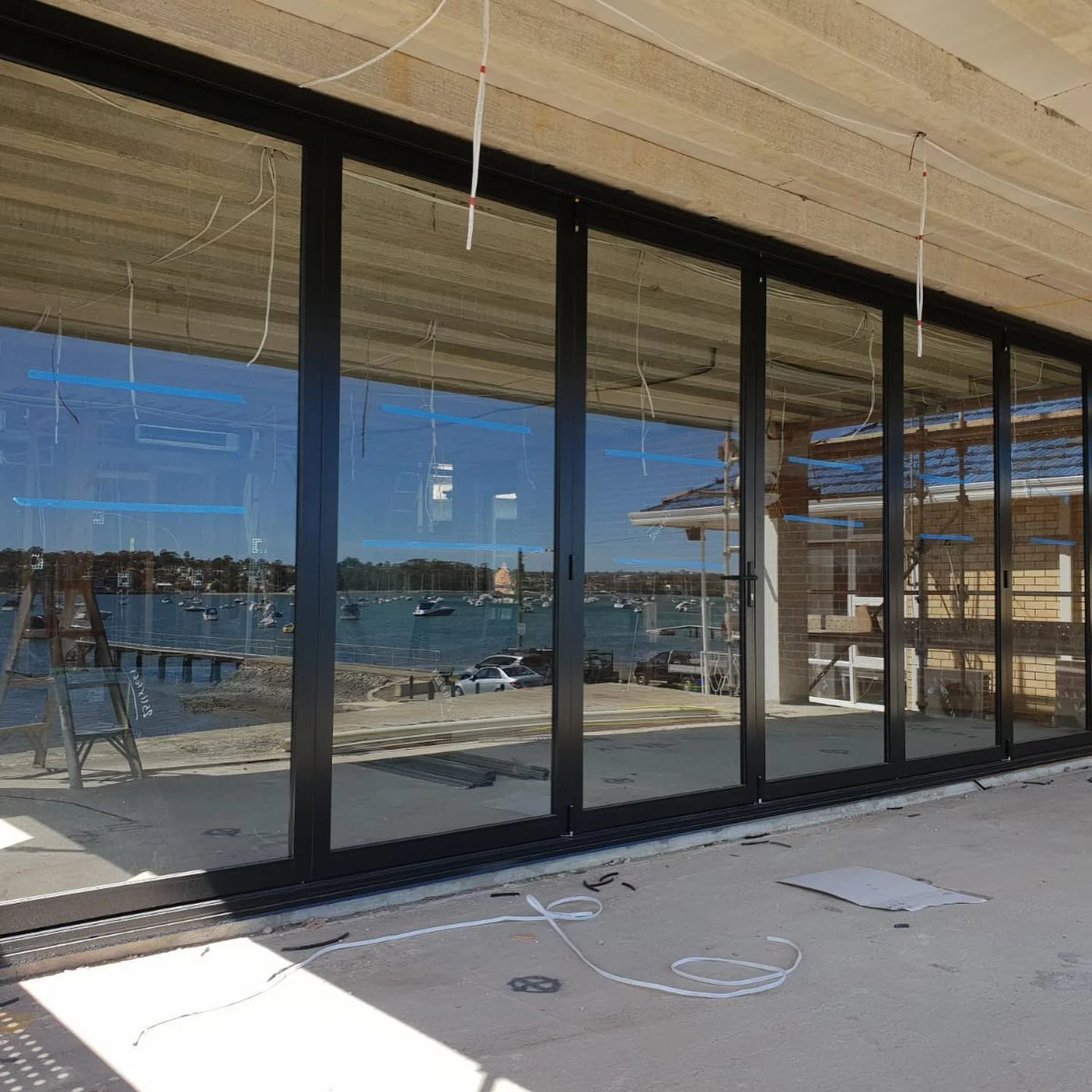 8.5 meters bifold door for the waterfront luxury home