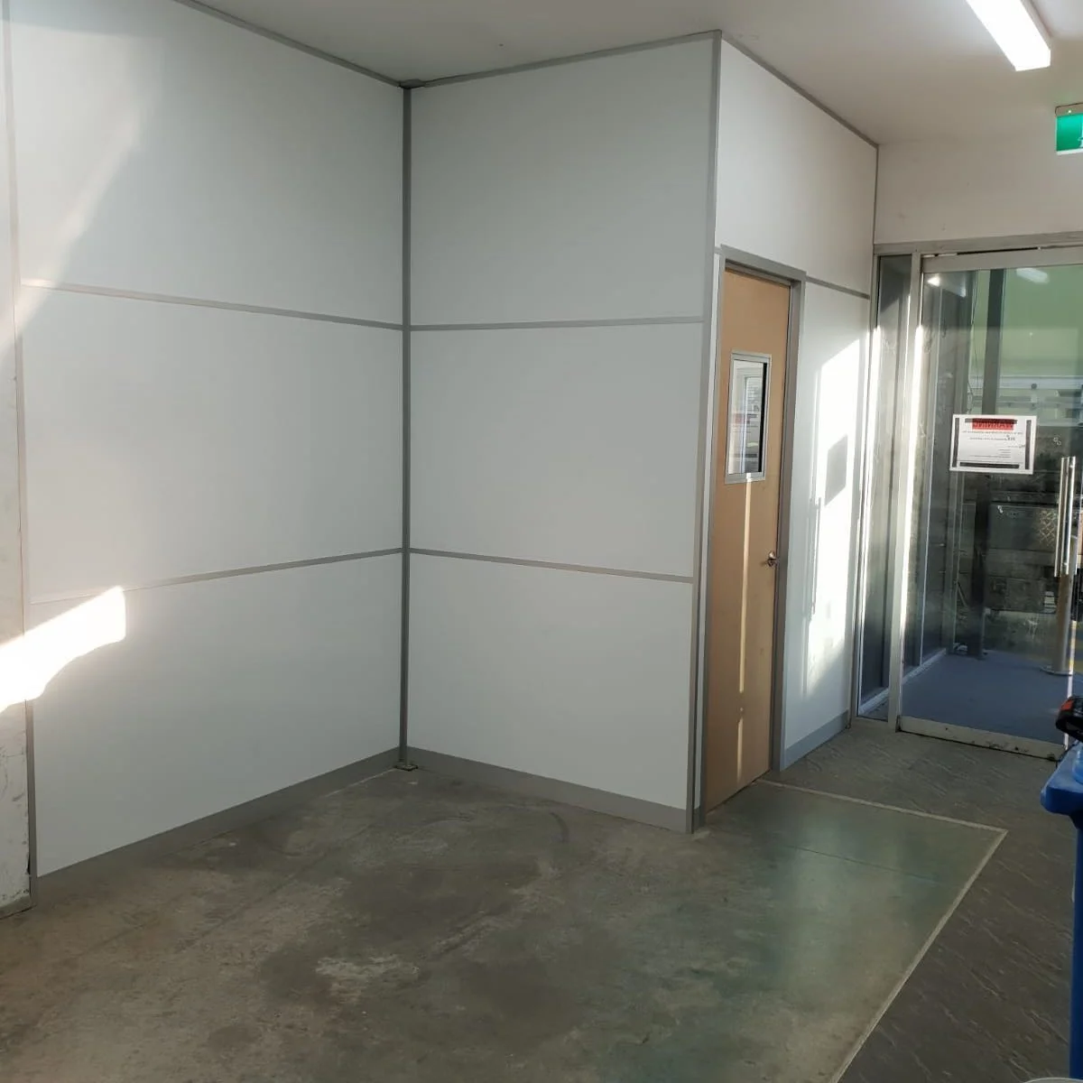 We build custom made particle boards wall for a machine room